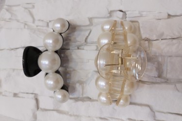 pinza di plastica con  perle